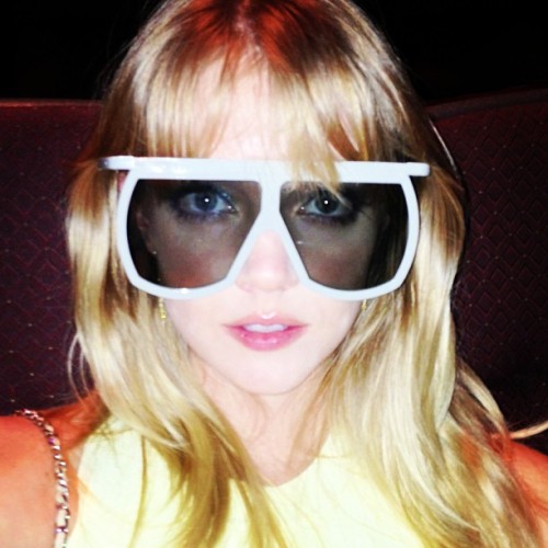 justlindsayellingson: No it’s not designer, it’s #IMAX3D lol! #StarTrek into Darkness