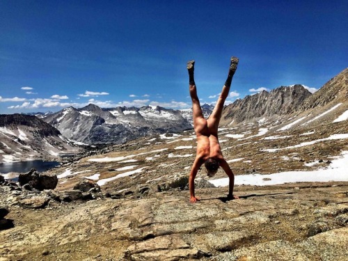 pcttrailsidereader:Yes, tomorrow, June 21st is ‘Hike Naked Day’ … and, it seems t