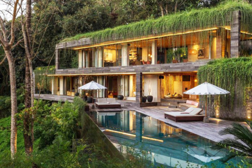 designed-for-life: Chameleon Residence in Singapore Appropriately named, the Chameleon residence nes