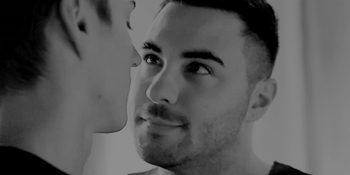 sorenkingsley:Ringsy kissing and then Easy doing The Thing