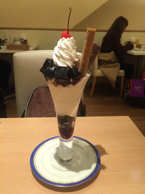 if any of you ever visit kyoto, i’d definitely recommend karafuneya! it’s a great parfait shop with 