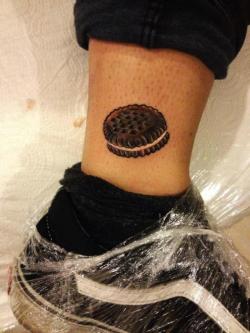 fuckyeahtattoos:  Tattooed by: Deniz Özavcı Knuckle Duster Tattoo Istanbul,Turkey  Strange