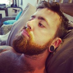 beardburnme:  “Selfies in bed kinda day