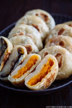 foodffs: Oyaki (Japanese Stuffed Dumplings) Follow for recipes Get your FoodFfs stuff here 