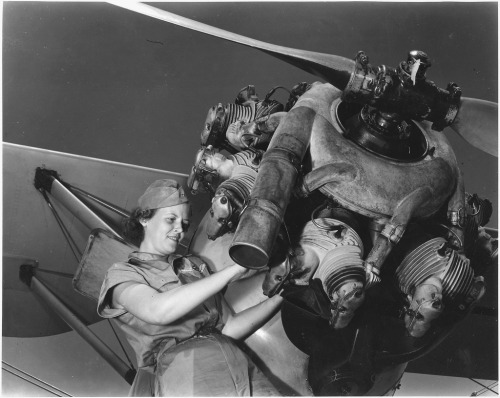 bigglesworld:Mary Josephine Farley expertly rebuilds an airplane engine in 1942