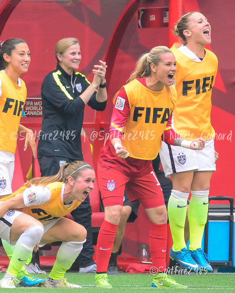 wambach-off-my-uswnt:  polarbearsuburbs:  Ash couldn’t control herself at the WWC