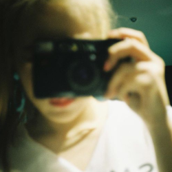 jamjarsinthecellarofyourheart-d:yeri’s film camera 🌙