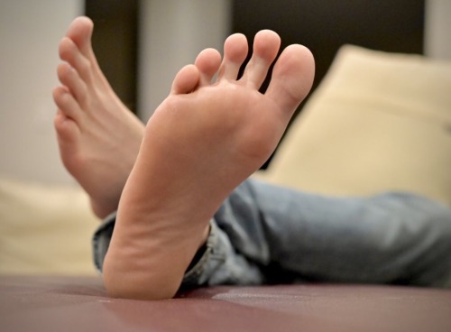 notebook-male-feet: porn pictures