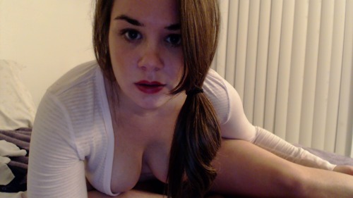 LauraWould is brand spanking new to the hottest photo contest on the web- show her some love! :)