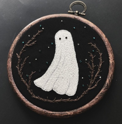 sosuperawesome:Embroidery by Lyla Mori on InstagramFollow So Super Awesome on Instagram
