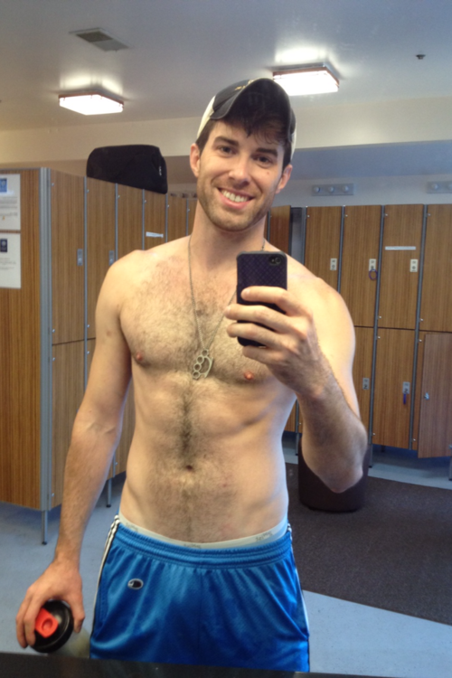 ksufraternitybrother:  ADORABLE! KSU-Frat Guy:  Over 26,000 followers . More than 15,000 posts of jocks, cowboys, rednecks, military guys, and much more.   Follow me at: ksufraternitybrother.tumblr.com