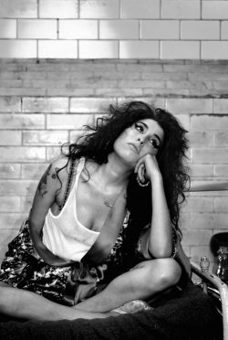 amywinehousequeen:  Amy Winehouse on the