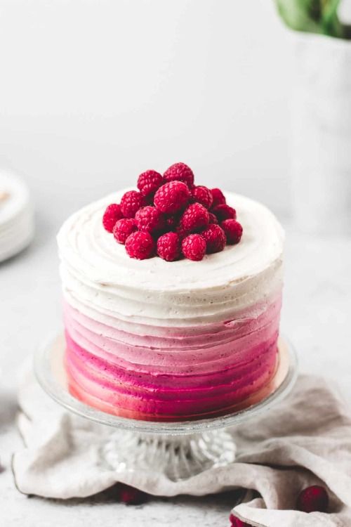 daily-deliciousness:  Raspberry vanilla layer cake