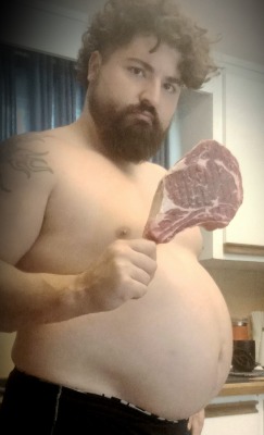 alphabelly:My mean face 😡🥩&ldquo;He lifts barbell plates, he eats ribeye