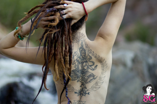 past-her-eyes:  Livvwilde Suicide livvwilde.suicidegirls.com for South African SuicideGirls suchawildecard​ suicidegirls​ 