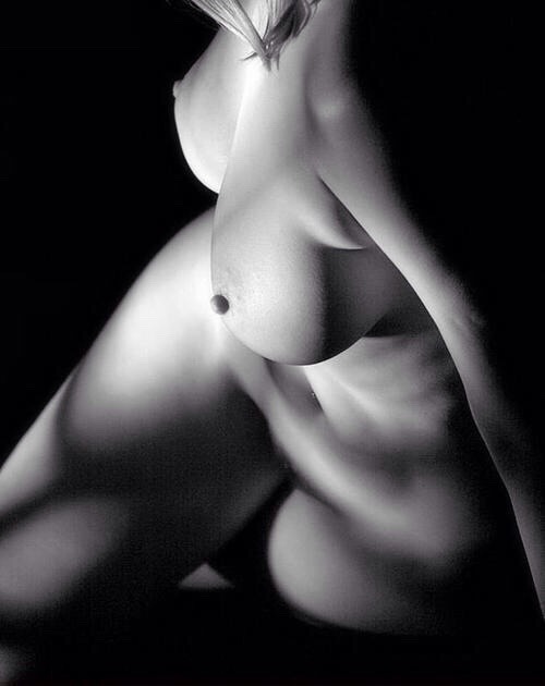 cuckoldcreampiemfmhotwife:  FOLLOW ME if you like what you see!! THOUSANDS of pics