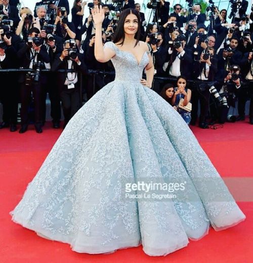 #aishwaryarai in #MichaelCinco   #Cinderella  #cannes #cannesfilmfestival #cannes2017 #aishwaryaraib