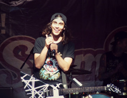 charlottemillsox:  pierce the veil @ slam