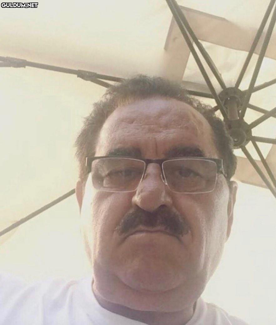 İbrahim Tatlıses selfie.