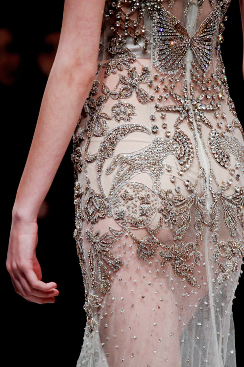 styleisviral:  Alexander McQueen F/W 2016 RTW - Details