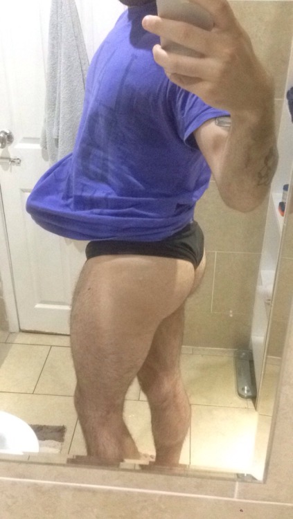 barber-butt:  I need a legit pair of thongs.. 