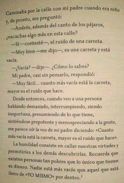 somospandaspordentroyporfuera:  Dejaré esto por acá y me iré lentamente…-Una chica invisible. 