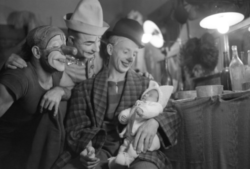 poboh:Clowns of the Circus Strassburger with a baby, 1950, Maria Austria. Dutch (1915 - 1975) the 3 