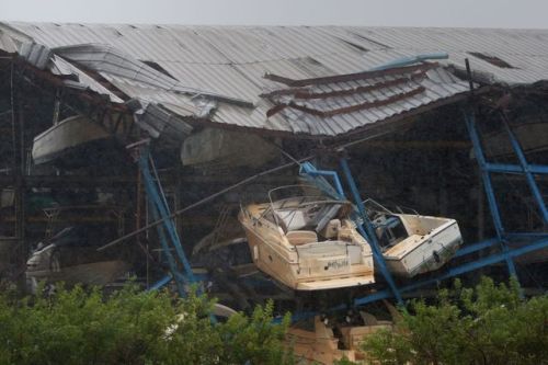  Hurricane Irma was battering Florida with continued hurricane-force winds, torrential rain and dang