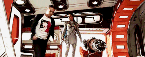 beigency:#they all have this dramatic entrance  #and then theres bruce