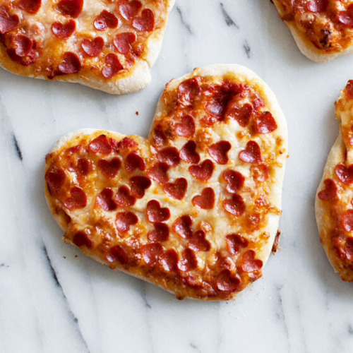 letslovefood:Heart Shaped Pepperoni Pizza