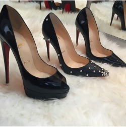 Girly-Things-By-Zoe:  Chanel-And-Louboutins:★  Xoxo  