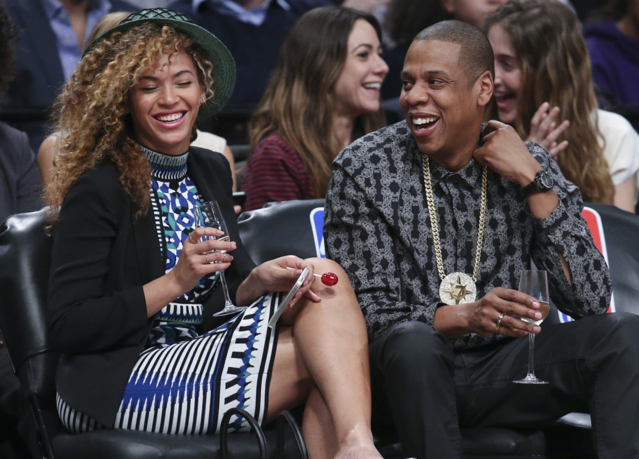 gotmelookingsocrazyrightnow:  Bey &amp; Jay at the Nets vs. Rockets game (April