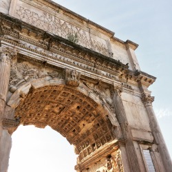 jessiechensaid:  If the Arch of Titus looks familiar to you, it’s probably because the monument is the inspiration for Paris’ Arc de Triomphe. Arch of Titus, Rome, Italy 