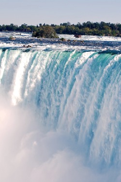 r2–d2:  Canadian falls by (annalise nicole)