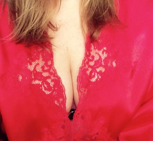 daintydepravity:  naughtynuff, you have no idea how difficult the task is to take one selfie, let alone 6! I managed to get three, but have a surprise selfie I will post later today. Red is obviously the theme! thiswaterbaby and omgdirtydd, here you go