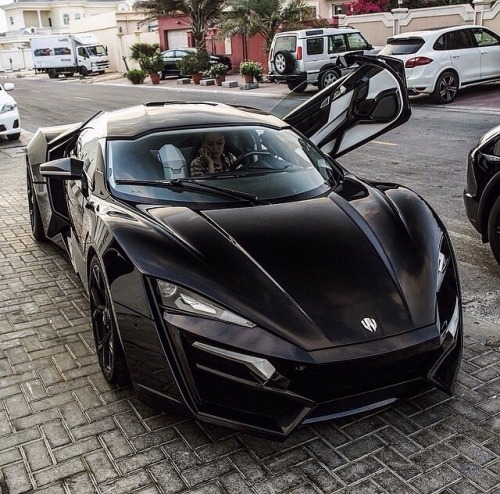 cameronstratton:  cameronstratton:  Black on Black  5,000 followers👌🏽 