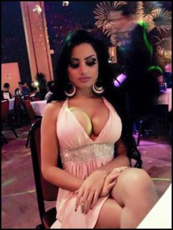 bustydollcansu:    The perfect busty Turkish