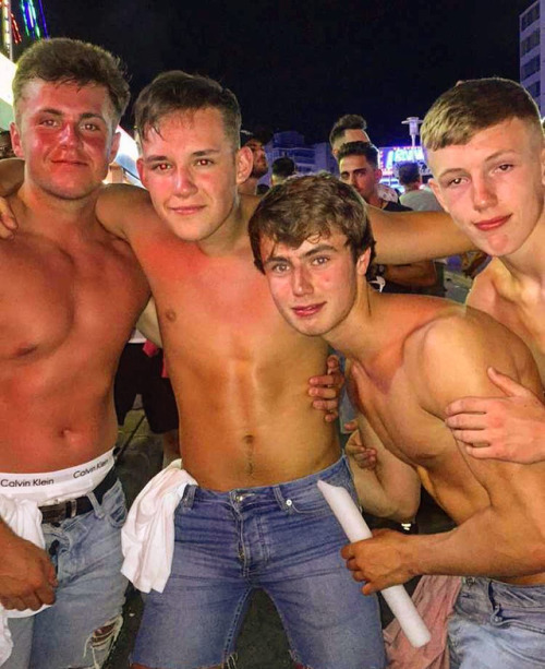undiefan99:  All much too much testosterone in one pic. :)  Hotties!