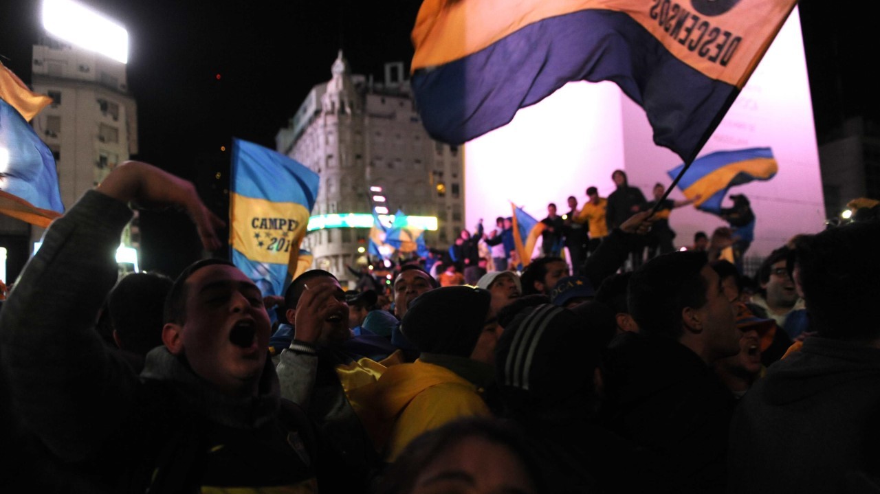 BOCA CAMPEON. Cientos de hinchas festejan en el obelisco el campeonato recién obtenido luego de la derrota de Banfield . (GUILLERMO RODRIGUEZ ADAMI /EMMANUEL FERNANDEZ Y AGUSTIN BELTRAME)
MIRA TODA LA FOTOGALERIA