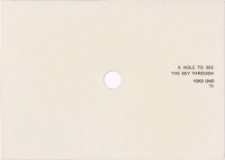 apeninacoquinete: Yoko Ono, A hole to see