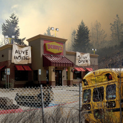 humorous-blog:  dennys:  Walking Dead after