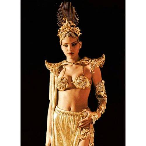 Ornella Muti wears Donati in Flash Gordon (1980) #donati #flashgordon #moviestyle #costume #1980s #f