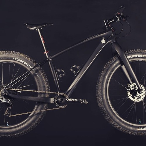 Studio shots of our 18.7 pound #lamerecycles fat bike. Built with @raceface604 @tunede #mcfk #schmol