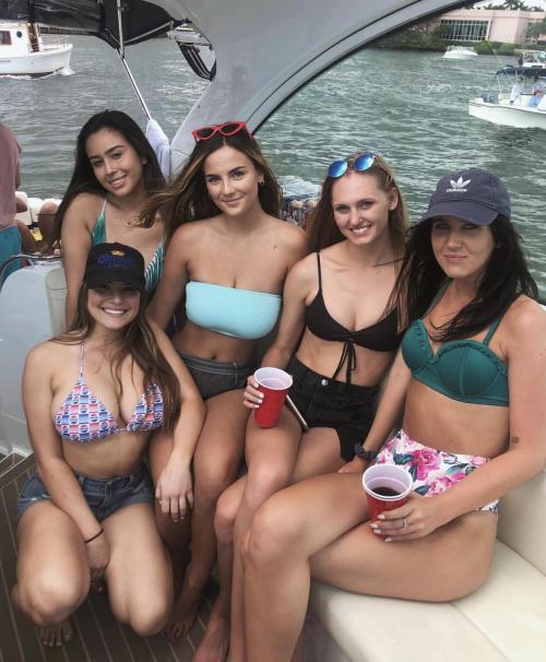 whatbustygirlsdo: We’re on a Boat 