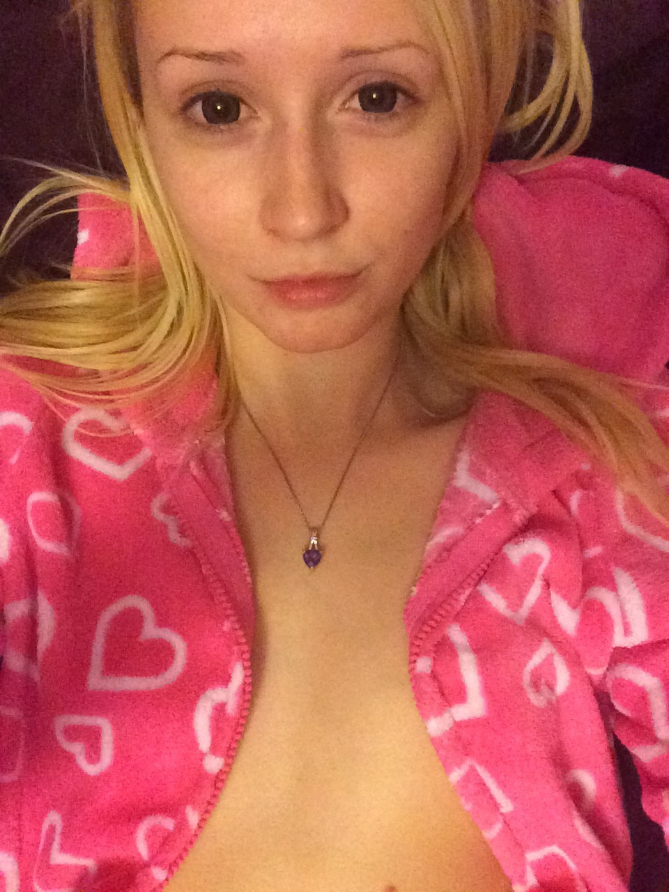 i-hate-the-beach:  Just a reminder that I love you all. 💘