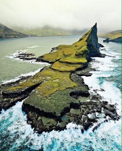 hammer-ov-thor:  Faroe Islands by Sergio Villalba