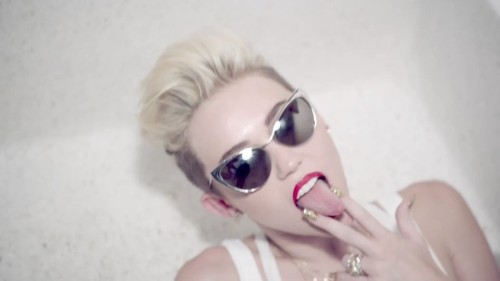 XXX Miley Cyrus - We Can’t Stop. ♥  Yay, photo