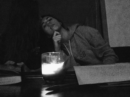 kaleidosc0pe-dr3am:thesteezyshark:kaleidosc0pe-dr3am:  It’s hard to do homework when she’s sitting next to me.  missin missin u 😔  miss u :(