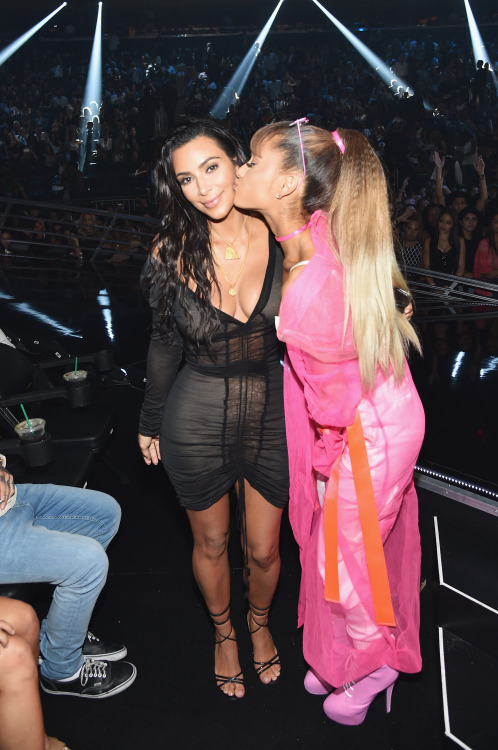 Porn photo mtv:  kim kardashian and ariana grande |