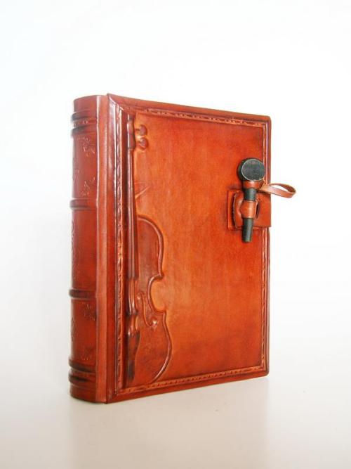 aidiosacademia: Handmade leather-bound journals by Dragos Man. I’ve recently interviewed him a